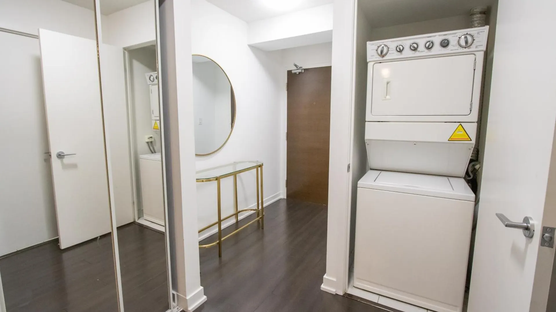 Apartment Spectacular Condo Downtown With A View Toronto