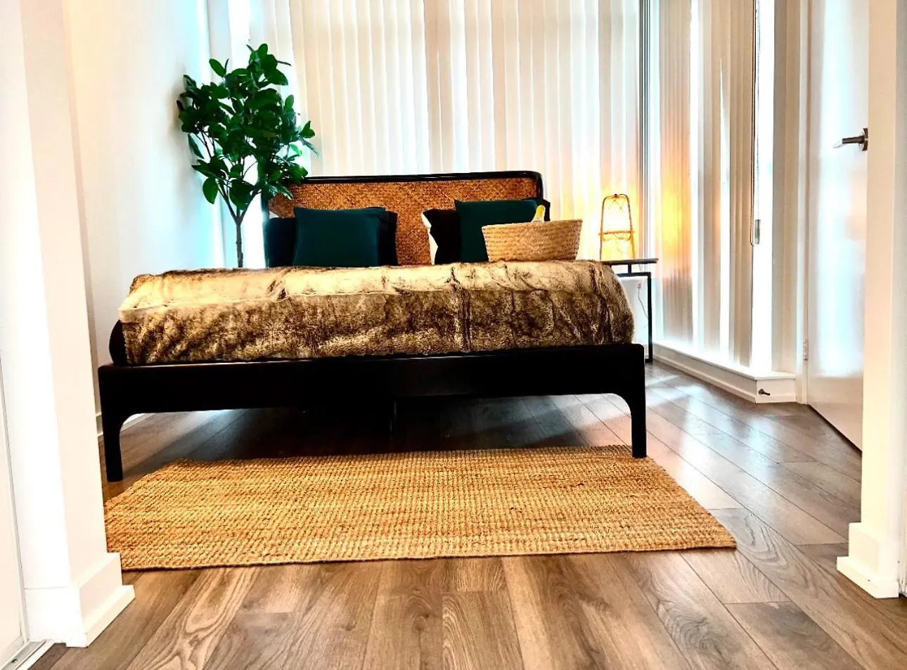 Apartment Spectacular Condo Downtown With A View Toronto